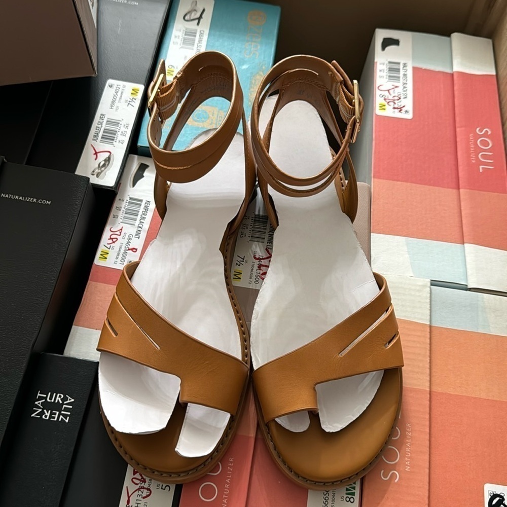 FRANCO SARTO Greene Ankle Strap Sandals - Picture 4 of 7